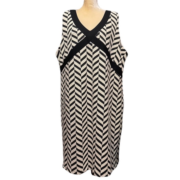 Metaphor Women’s knitted Dress Sleeveless Black and White Chevron Size 2X - Picture 9 of 9